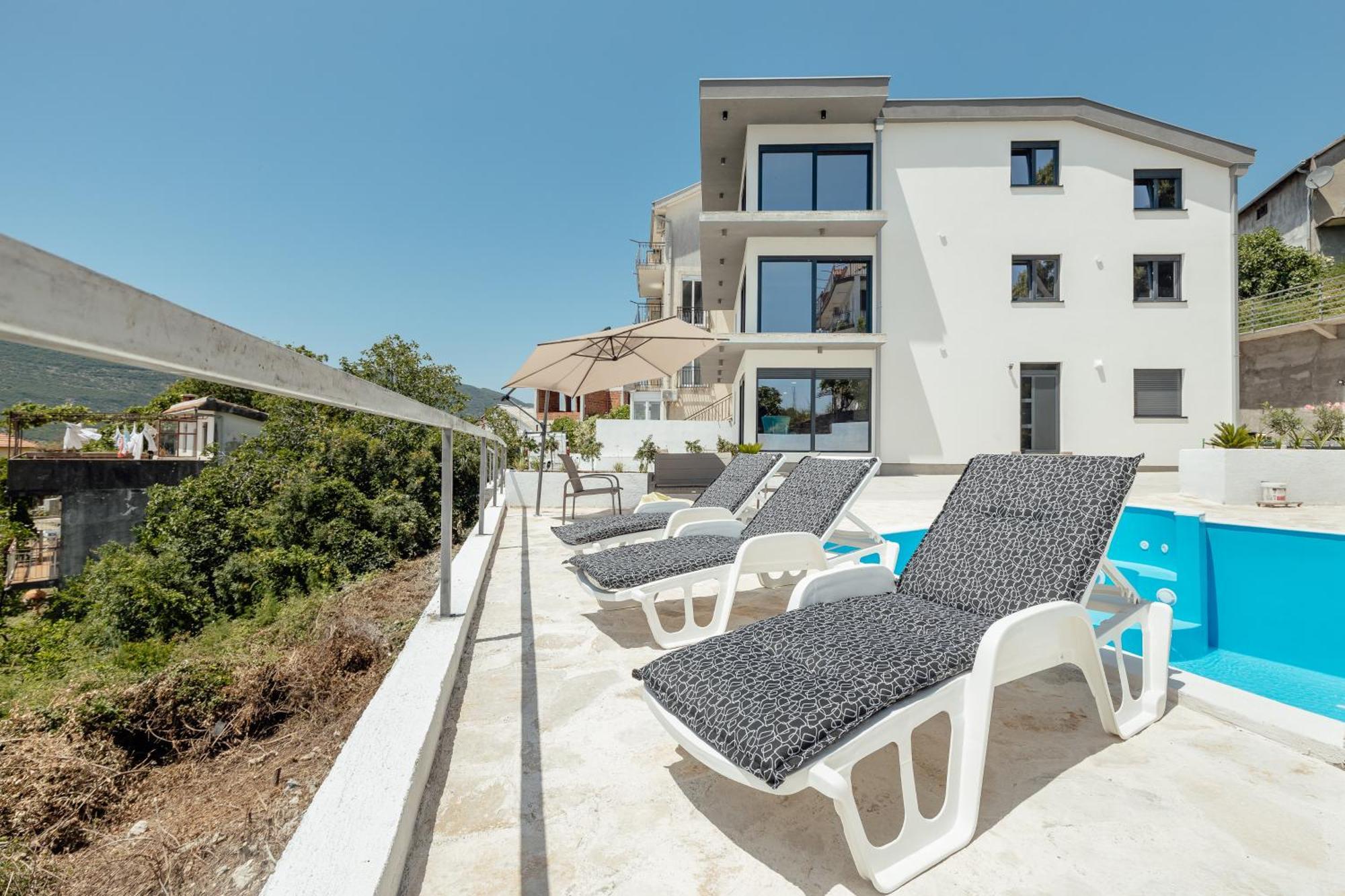 Magnolija Apartmani Igalo Luaran gambar